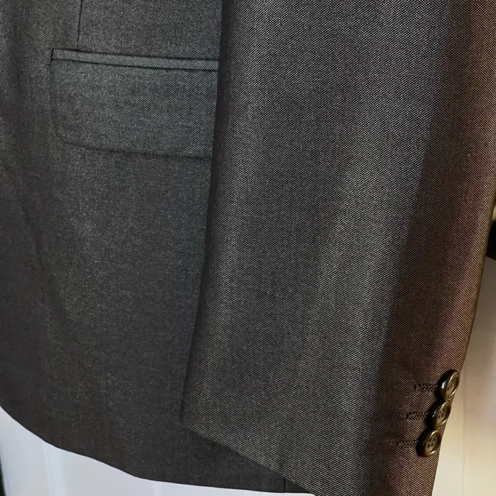 Men's 2 pc. suits  42L